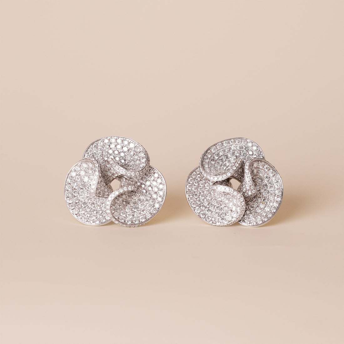 4.07ct.tw. Natural Diamond Earrings in 18K Gold
