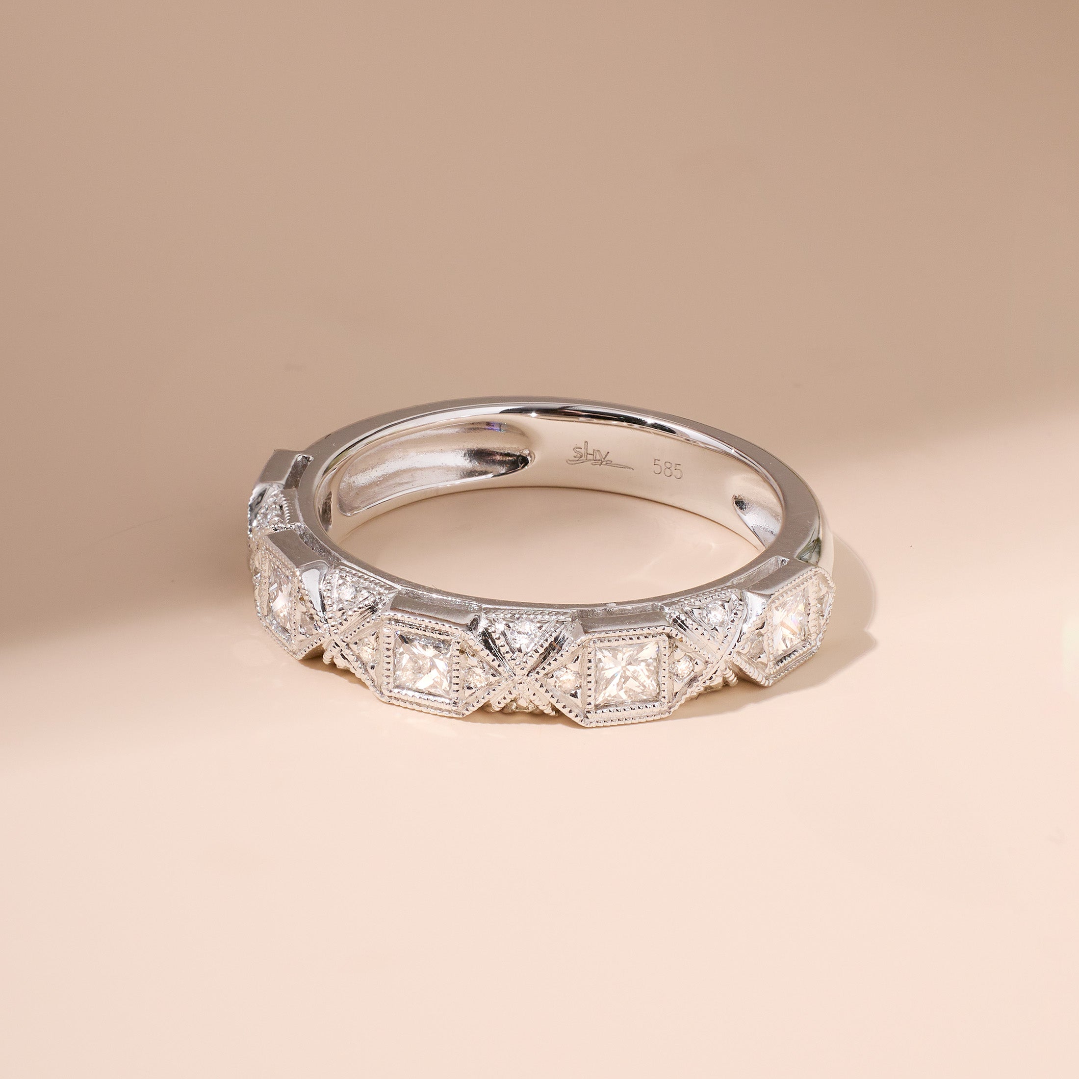 Multi-Diamond Vintage-Style Stackable Band