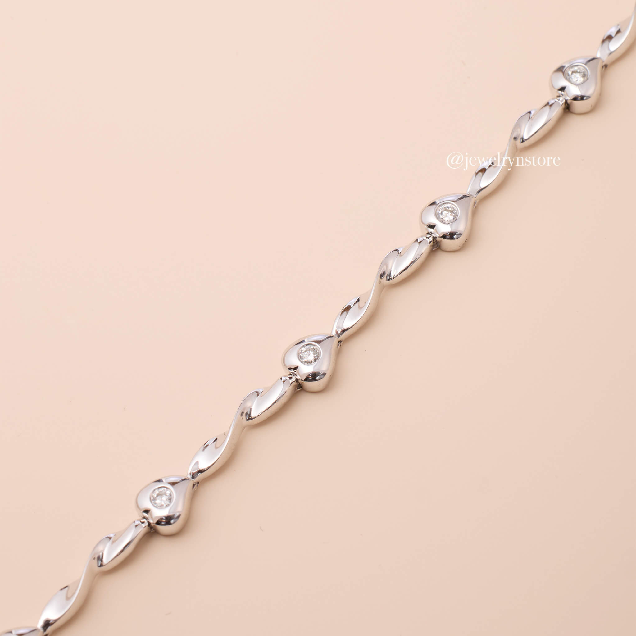 18K Natural Diamond Twist Bracelet