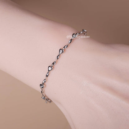 18K Natural Diamond Twist Bracelet