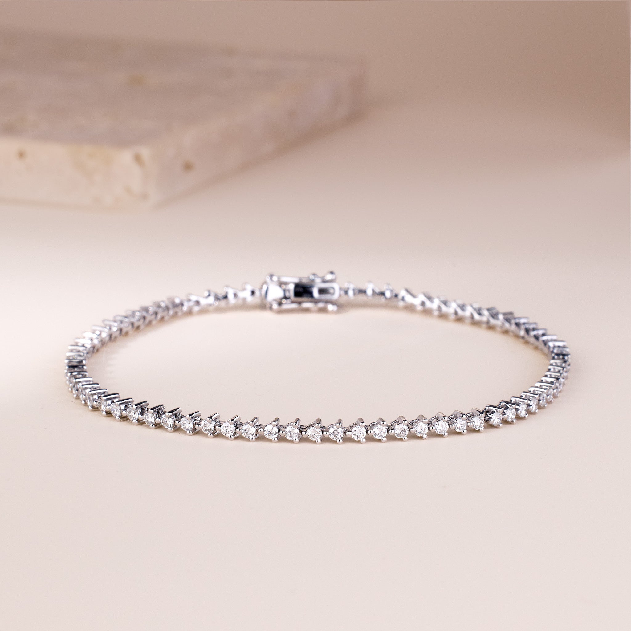 1.12ct.tw. Diamond Bracelet in 18K Gold