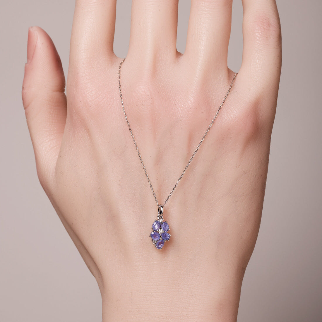 18K White Gold Grape Pendant with Nature Tanzanite and Diamond