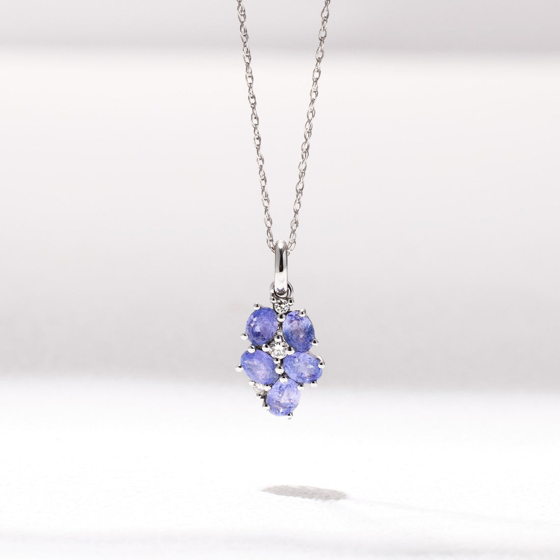 18K White Gold Grape Pendant with Nature Tanzanite and Diamond