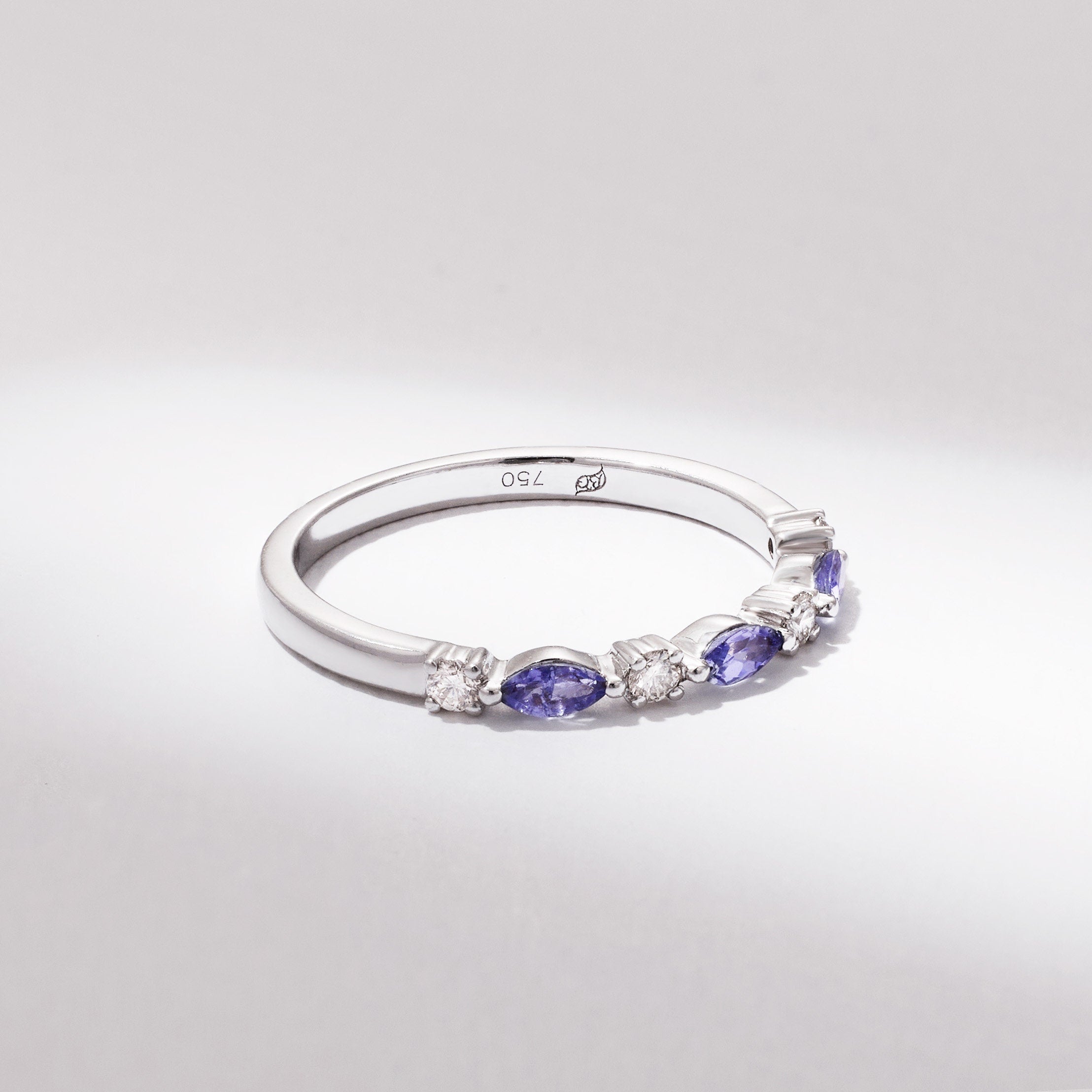 18K Gold Natural Diamond and Lavender Tanzanite Alternating Band