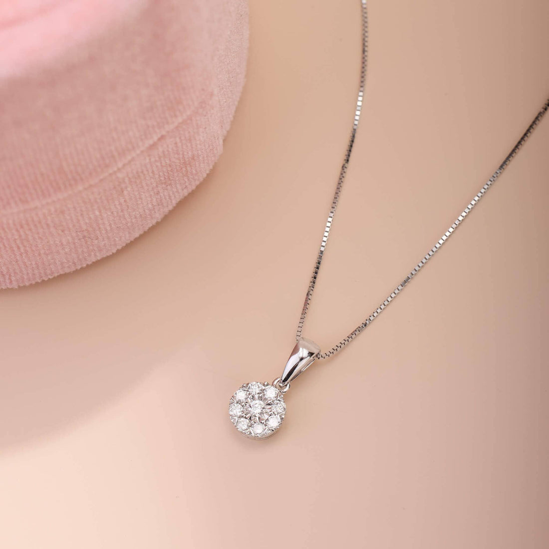 18K Gold Minimalist Natural Diamond Pendant