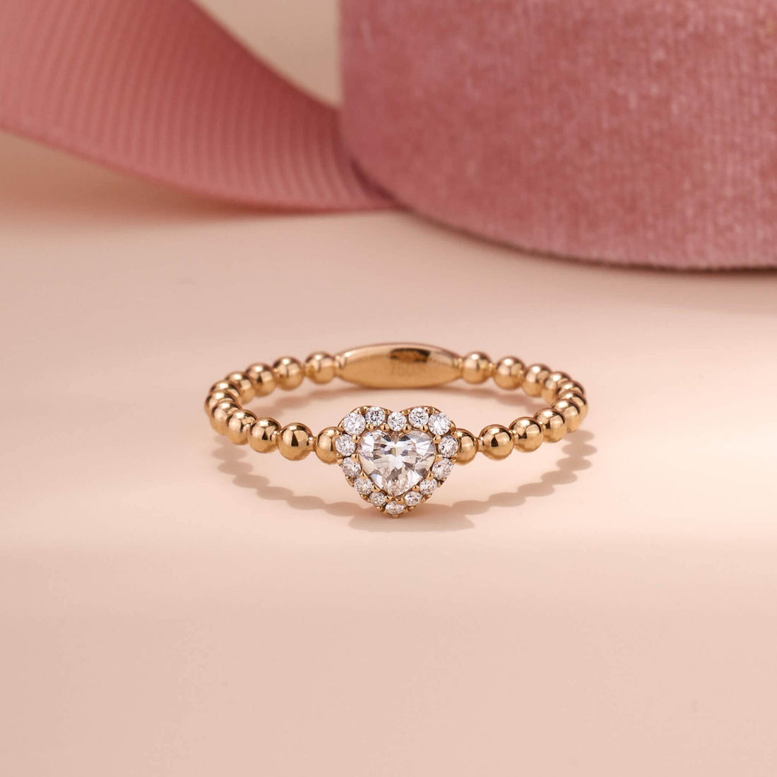 18K Gold Unique Heart-shape Diamond Engagement Ring