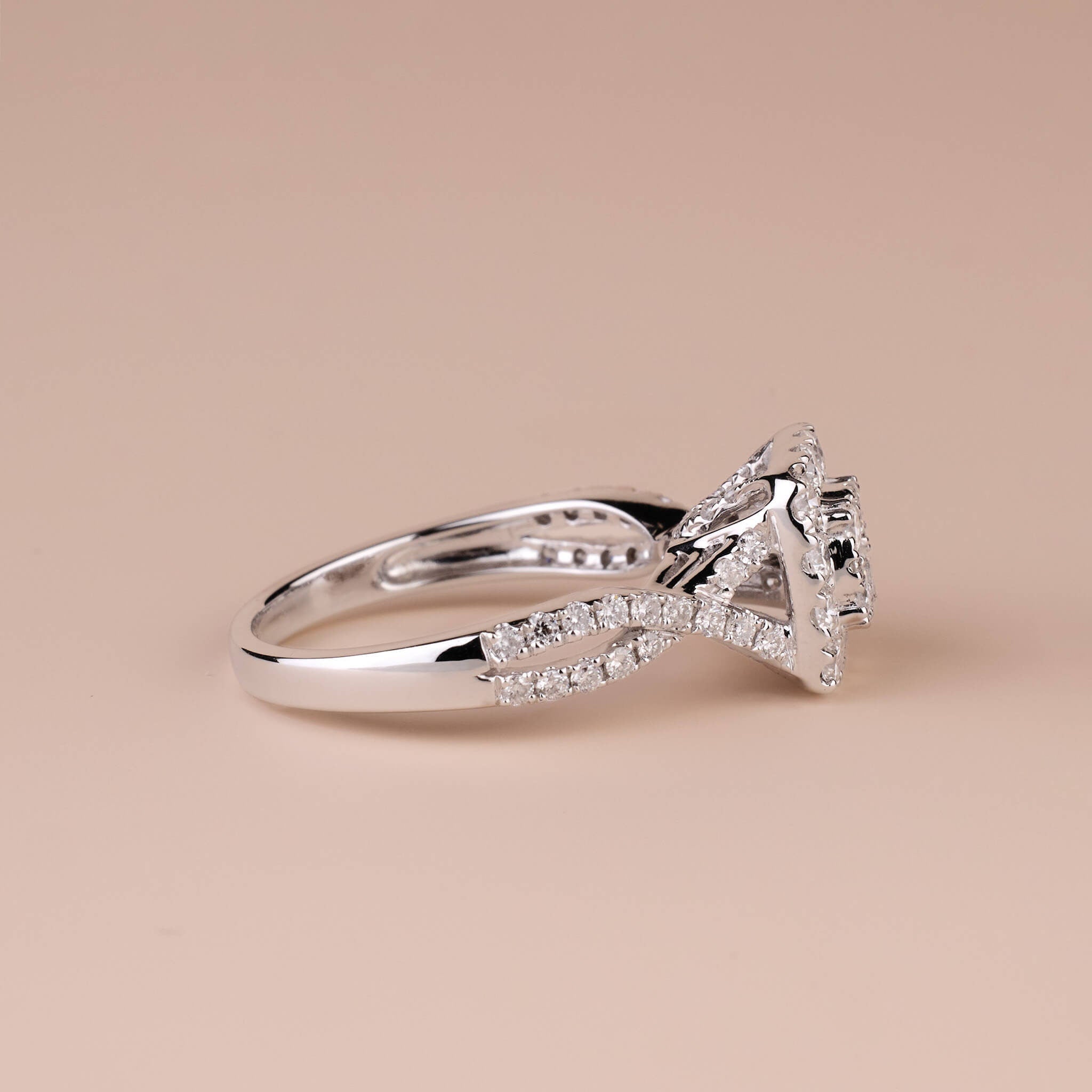 1.09 ct.tw.Classic Diamond Halo Ring