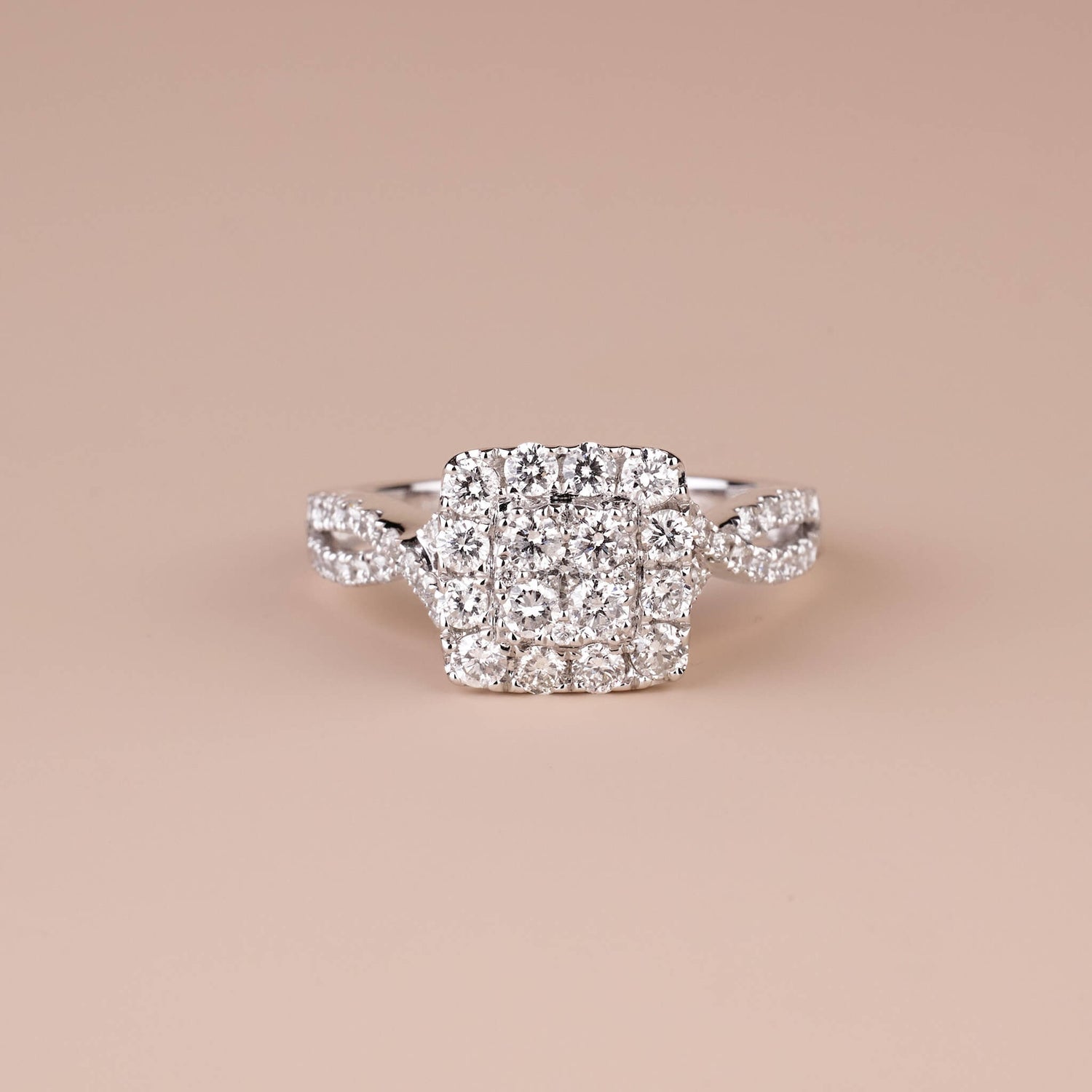 1.09 ct.tw.Classic Diamond Halo Ring