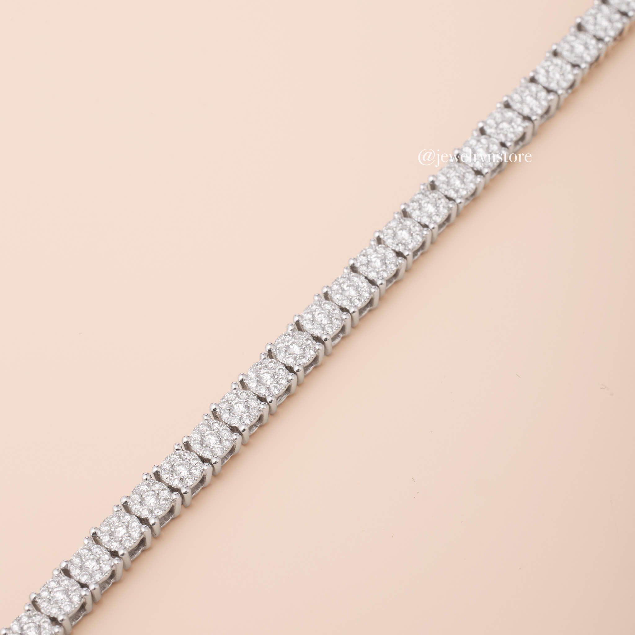 2.34 ct.tw. Diamond Tennis Bracelet in 18K Gold